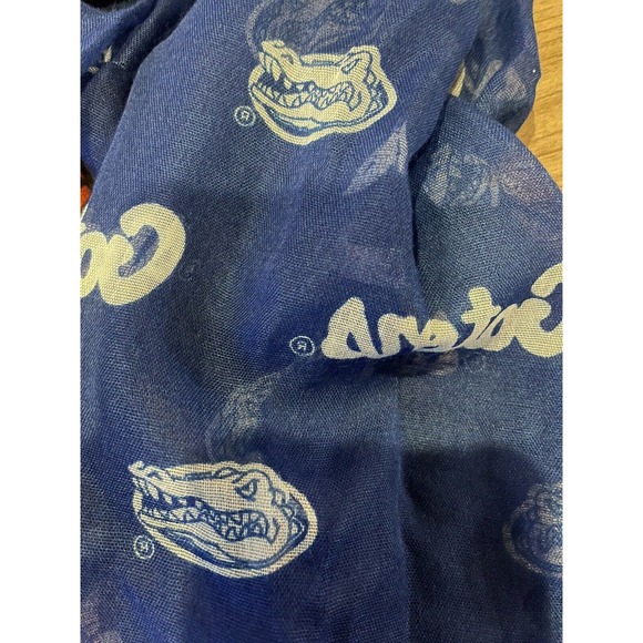3 for $25-2-New Women's Mascot Wear NCAA Florida Gators Style Team Scarf - Picture 3 of 5